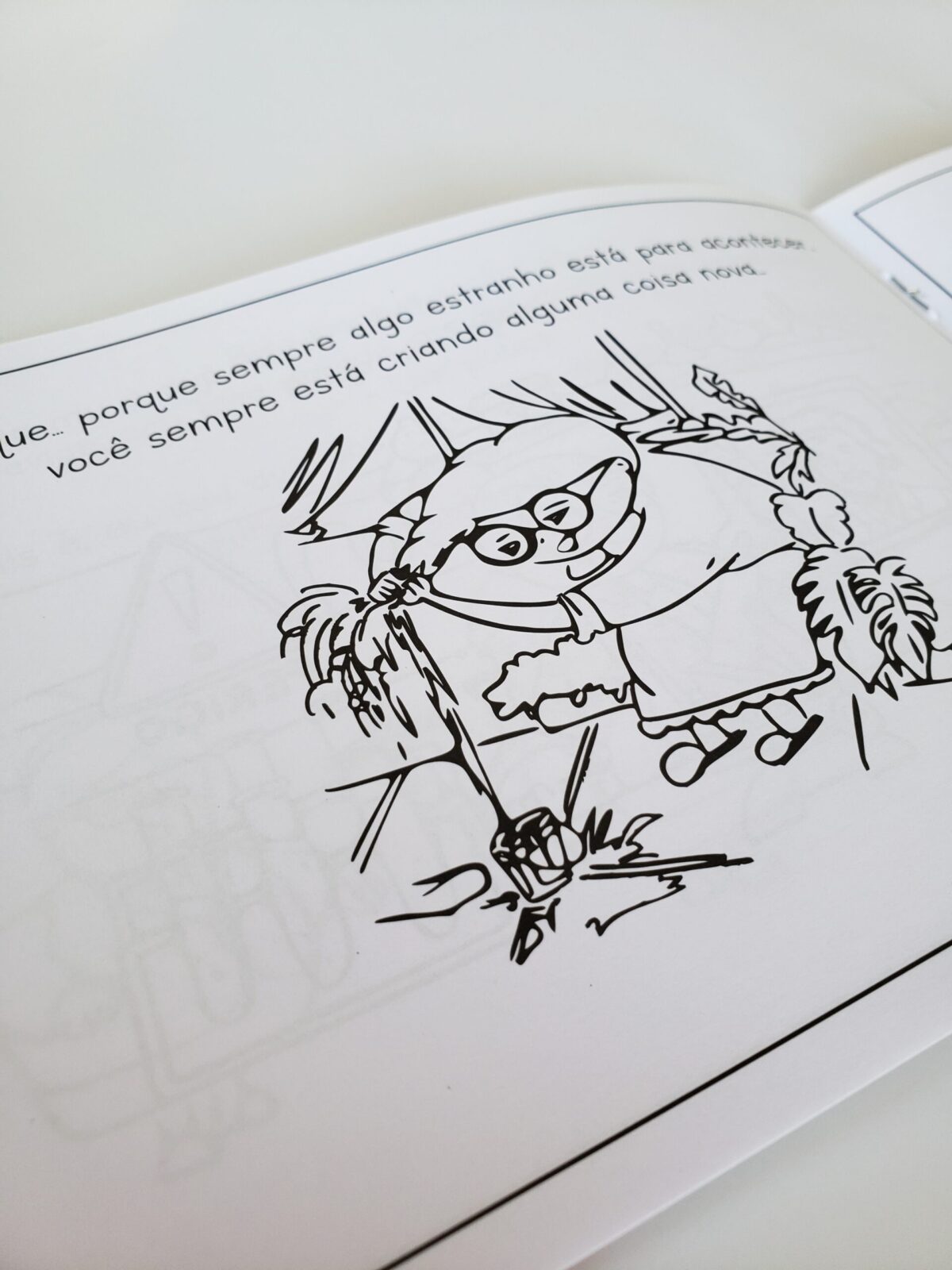 Livro infantil com lombada canoa em grampo - Imagem 2