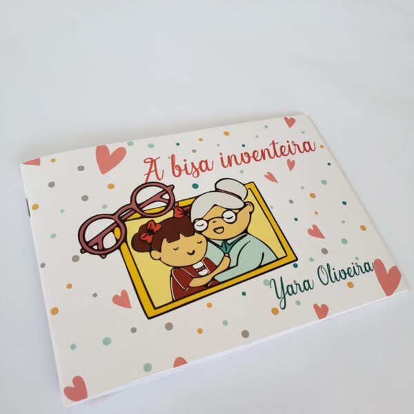 Livro infantil com lombada canoa em grampo