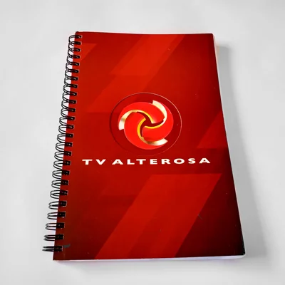 Agenda com dupla capa laminação BOPP brilho e fechamento em wire-o - Image 4