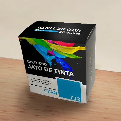Embalagem/Caixa para Cartucho na cor preta, sobre uma mesa de madeira com fundo bege escuro