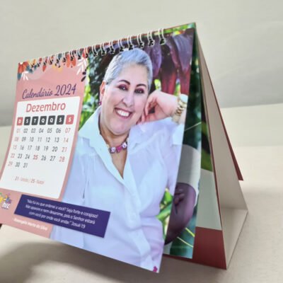 Calendário de Mesa Personalizado com wire-o