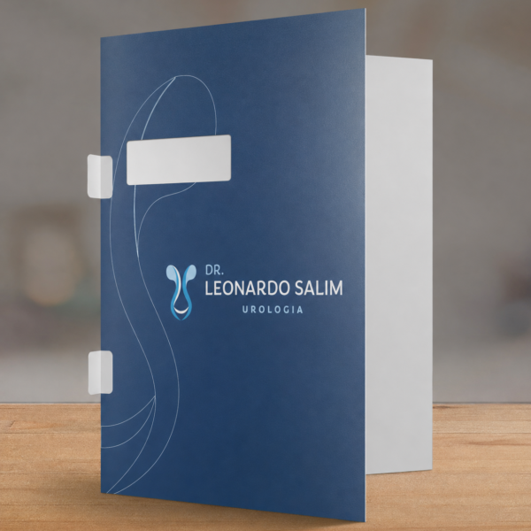 Pasta personalizada azul com laminação fosca com janela e orelha